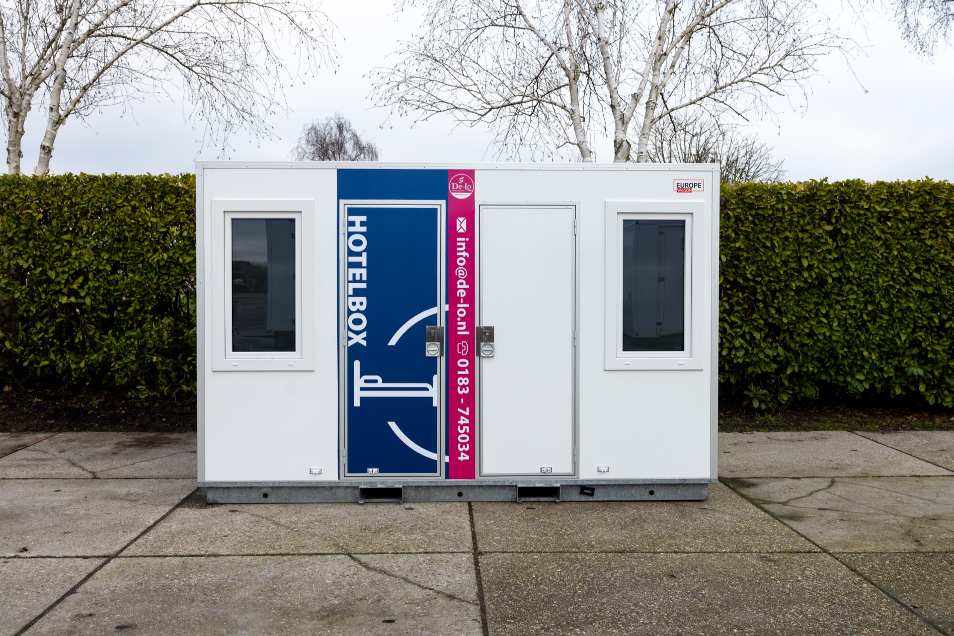 HOTELBOX op locatie — buitenaanzicht in werkelijke setting